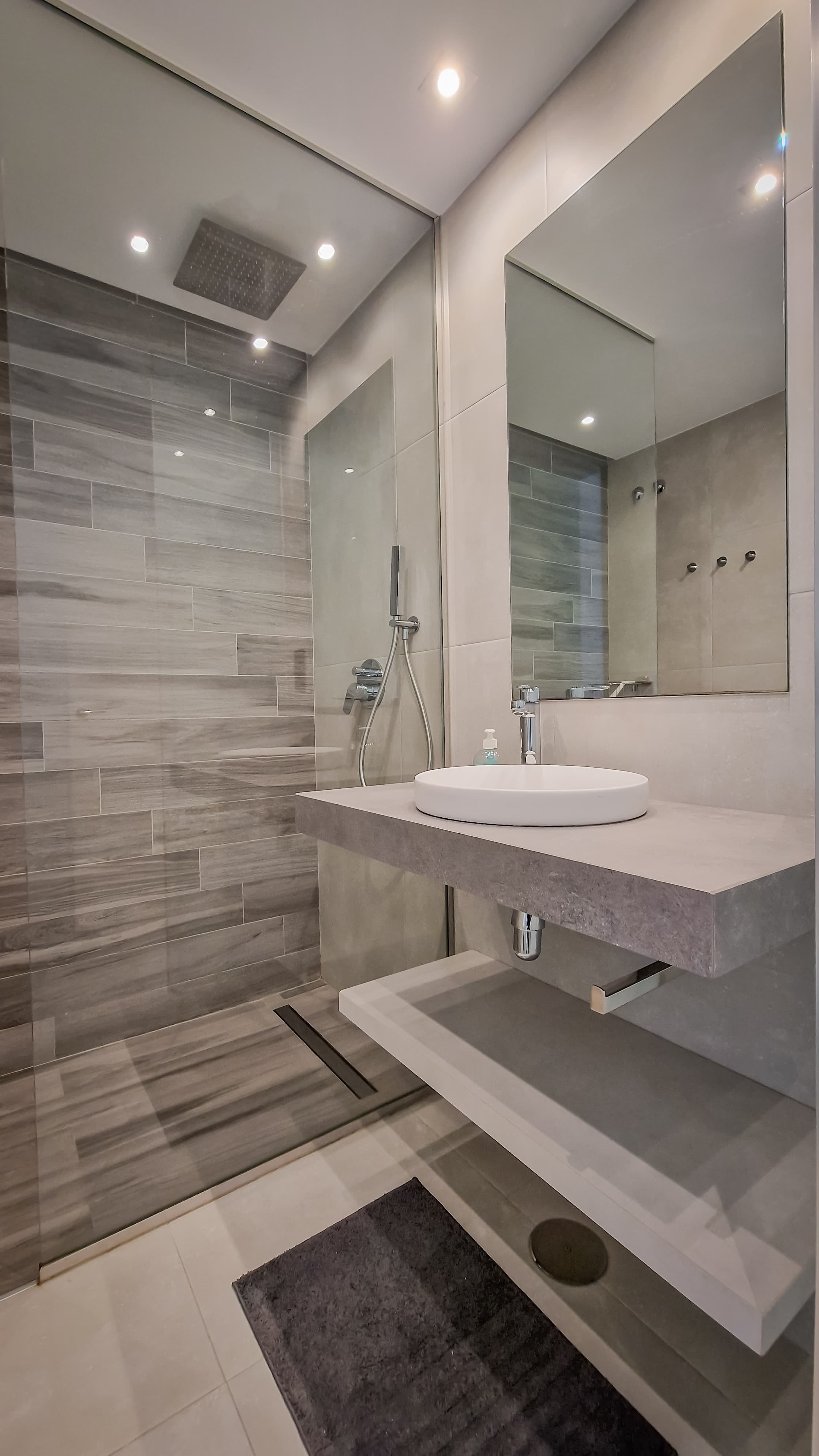 Bathroom detail
