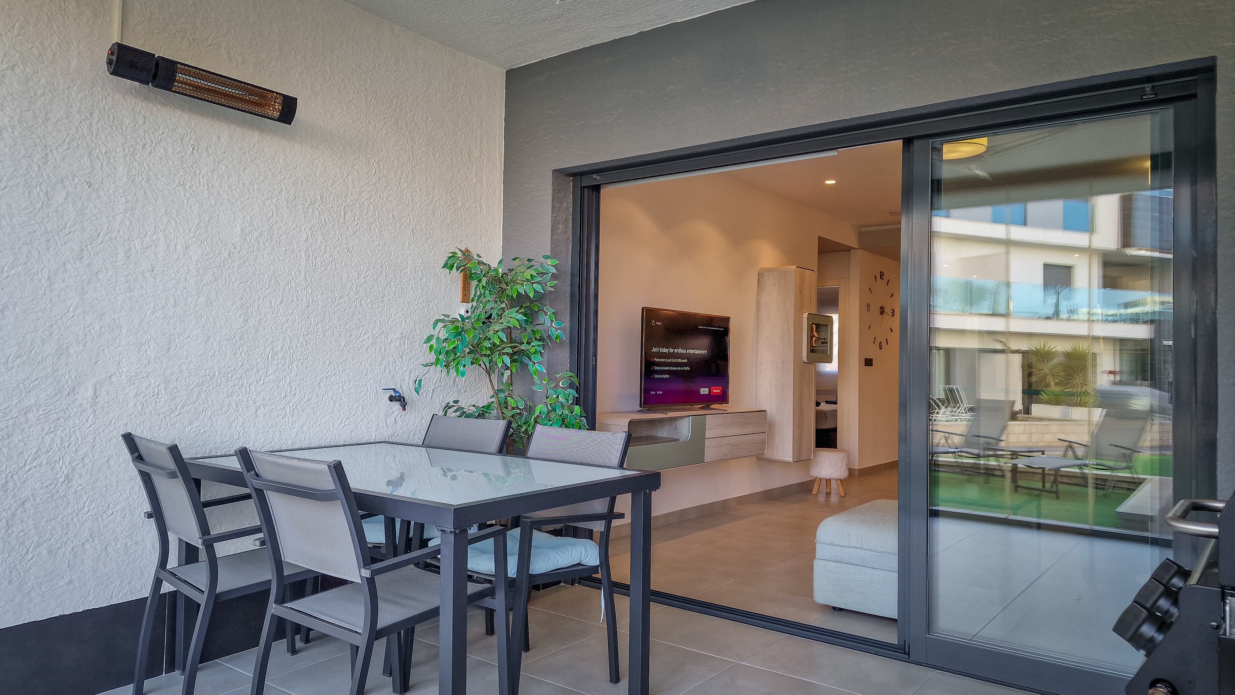Terrace & living room
